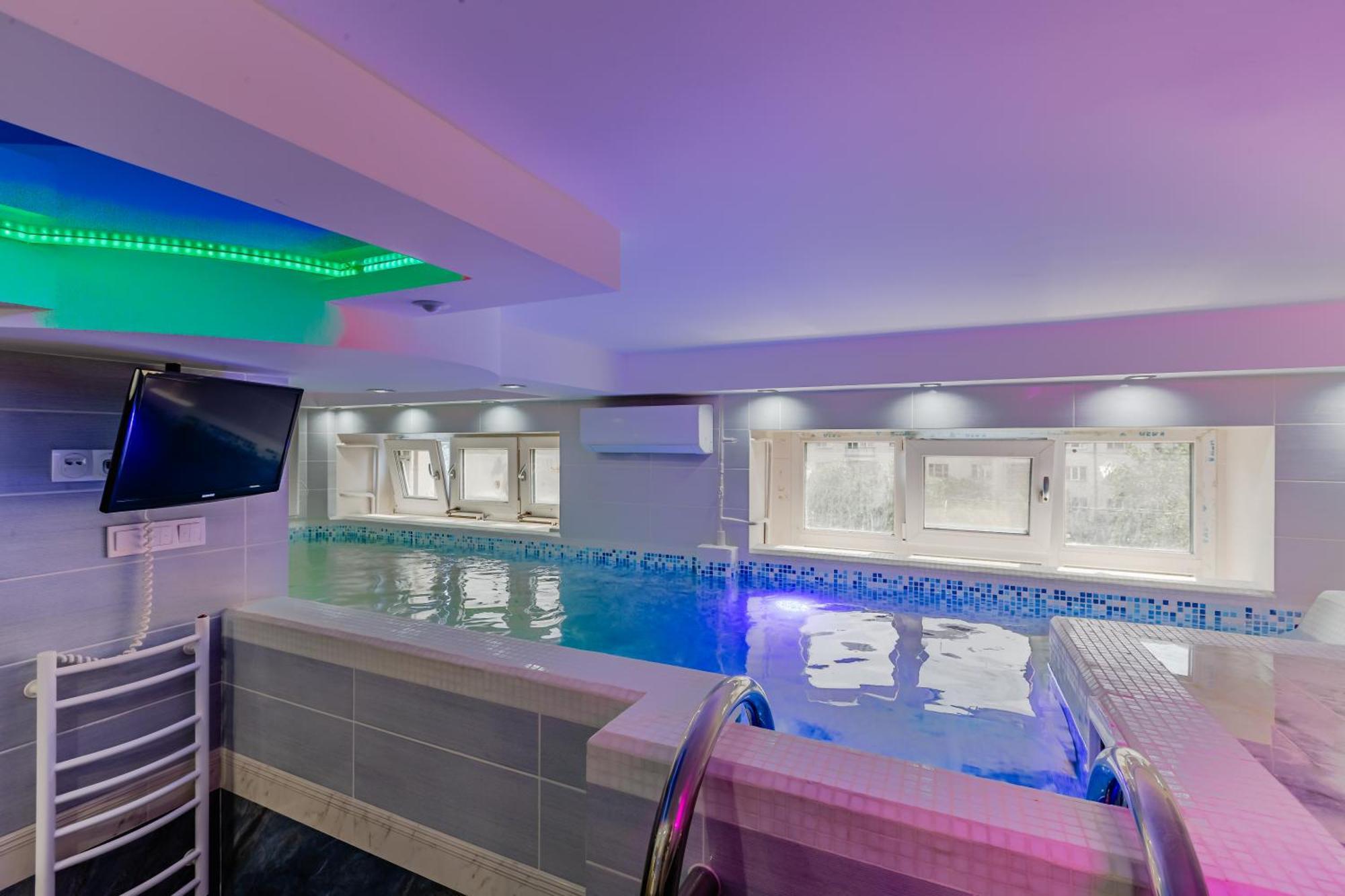Luxury Apartment With Pool And Hammam Kiew Exterior foto